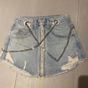 CARMAR/LF CROSS CHAIN MINI SKIRT!